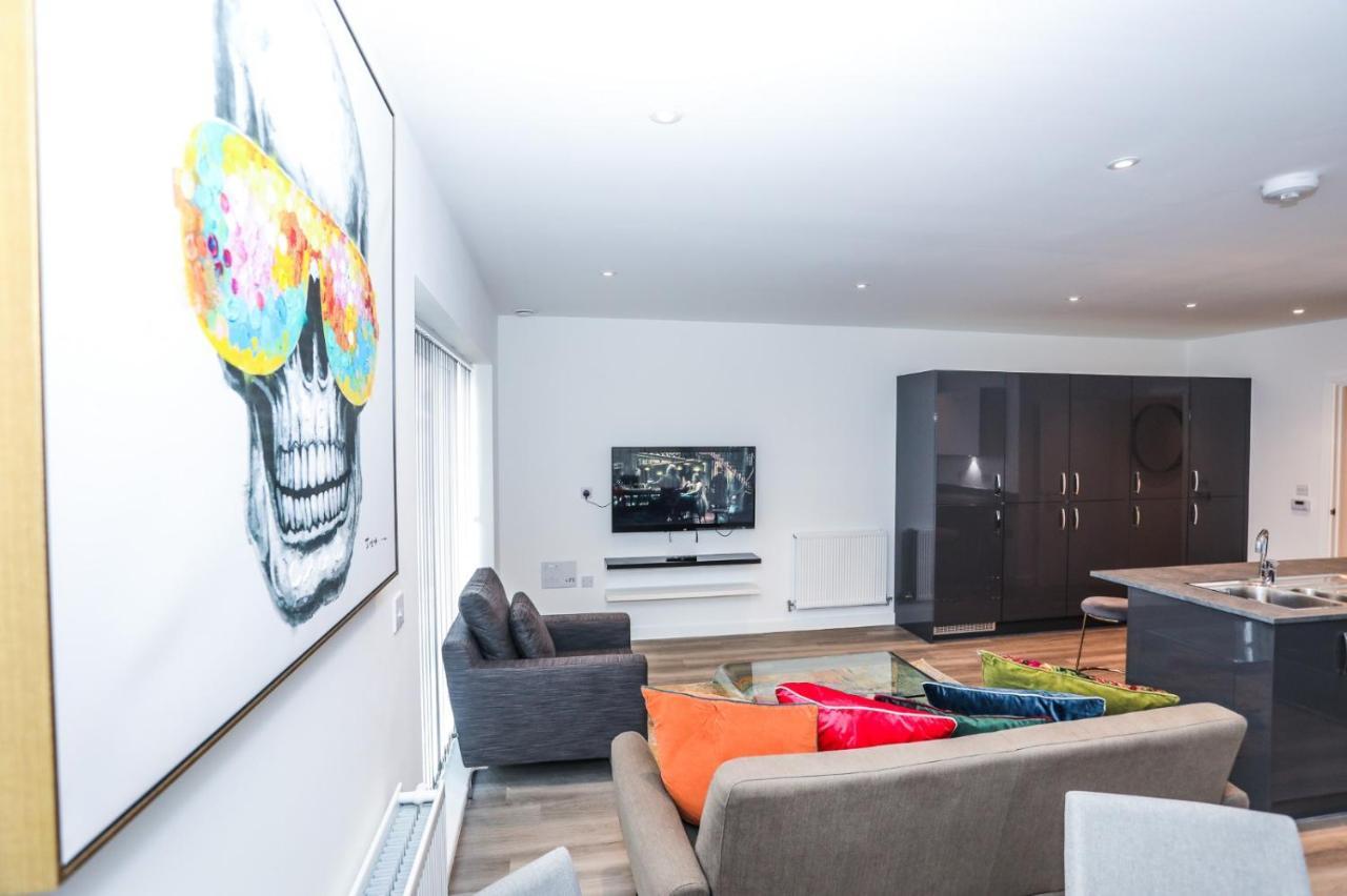 Lovely 2 Bed Apartment With Parking Лондон Екстер'єр фото